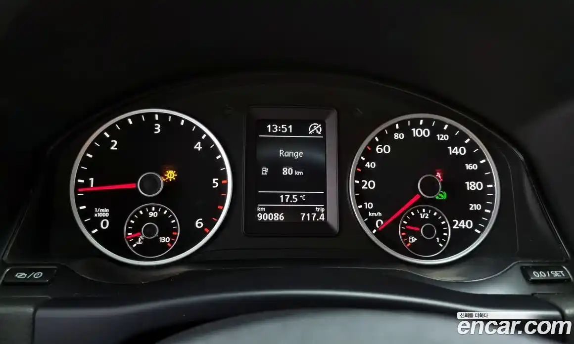 Volkswagen Tiguan 2013 2.0 Автомат в Москве № 169231, фото 8