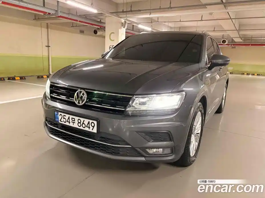 Volkswagen Tiguan 2020 2.0 Автомат в Москве № 169260, фото 1