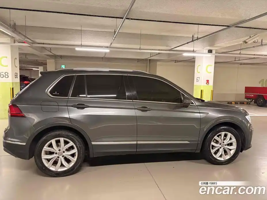 Volkswagen Tiguan 2020 2.0 Автомат в Москве № 169260, фото 4