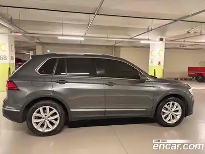Volkswagen Tiguan 2020 2.0 Автомат в Москве № 169260, миниатюра 4