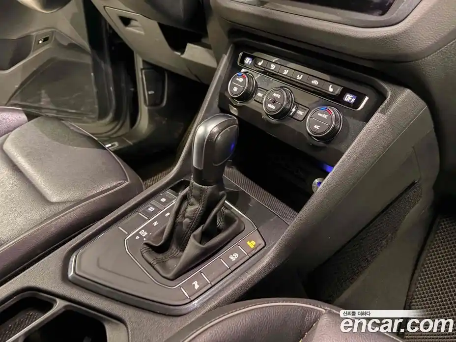 Volkswagen Tiguan 2020 2.0 Автомат в Москве № 169260, фото 8