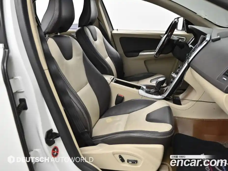 Volvo XC60 2013 2.4 Автомат в Москве № 179632, фото 19