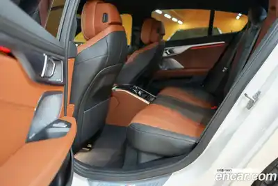 BMW 8-Series 2023 4.4 Автомат в Москве № 188030, миниатюра 10