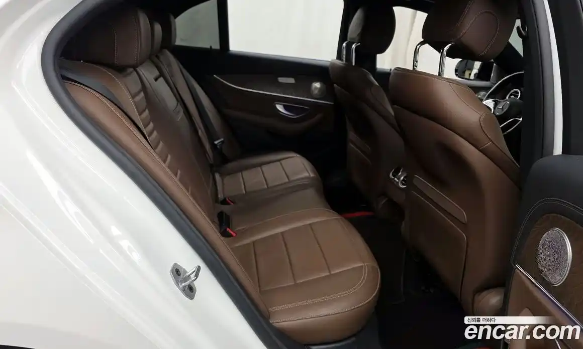 Mercedes-Benz E-Class 2022 2.0 Автомат в Москве № 193963, фото 12