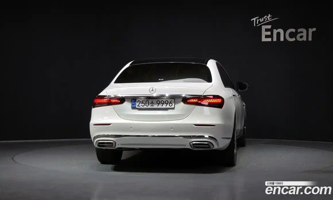 Mercedes-Benz E-Class 2022 2.0 Автомат в Москве № 193963, фото 19