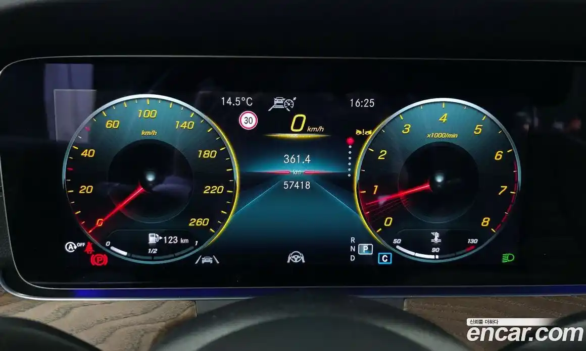 Mercedes-Benz E-Class 2022 2.0 Автомат в Москве № 193963, фото 3