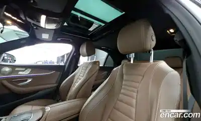 Mercedes-Benz E-Class 2022 2.0 Автомат в Москве № 193963, миниатюра 4