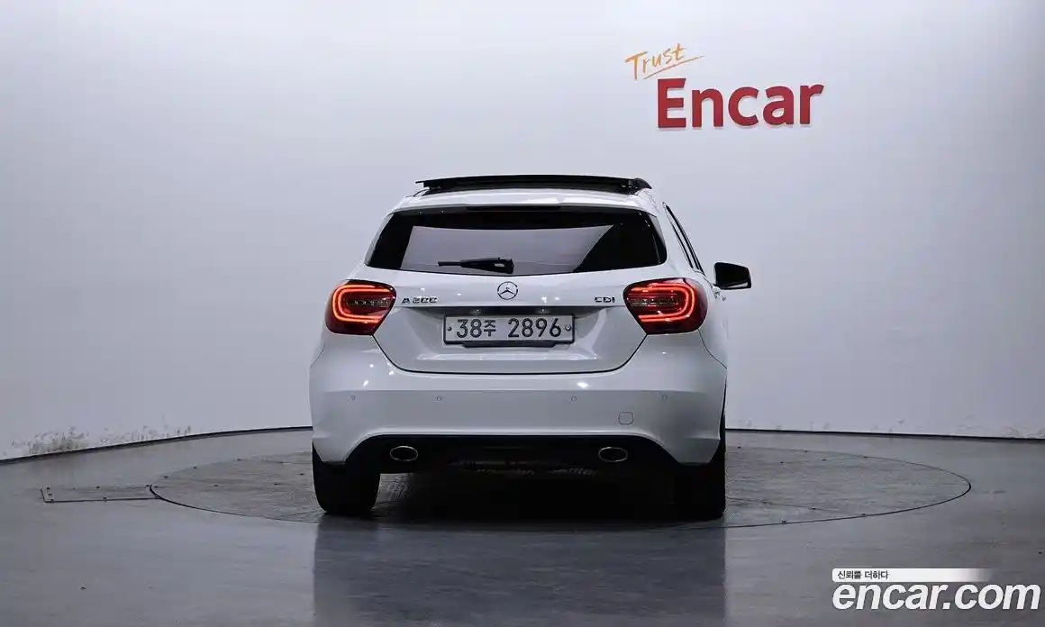 Mercedes-Benz A-Class 2014 1.8 Автомат в Москве № 194330, фото 12