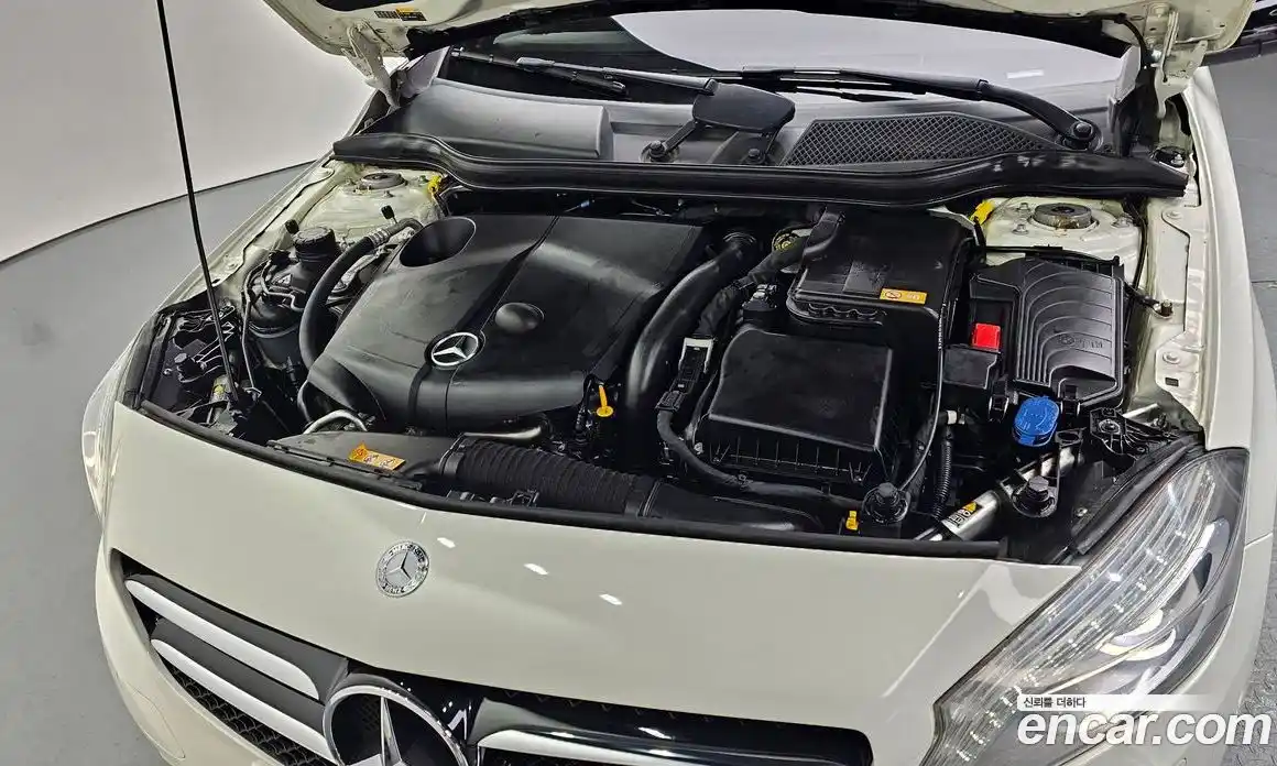 Mercedes-Benz A-Class 2014 1.8 Автомат в Москве № 194330, фото 16