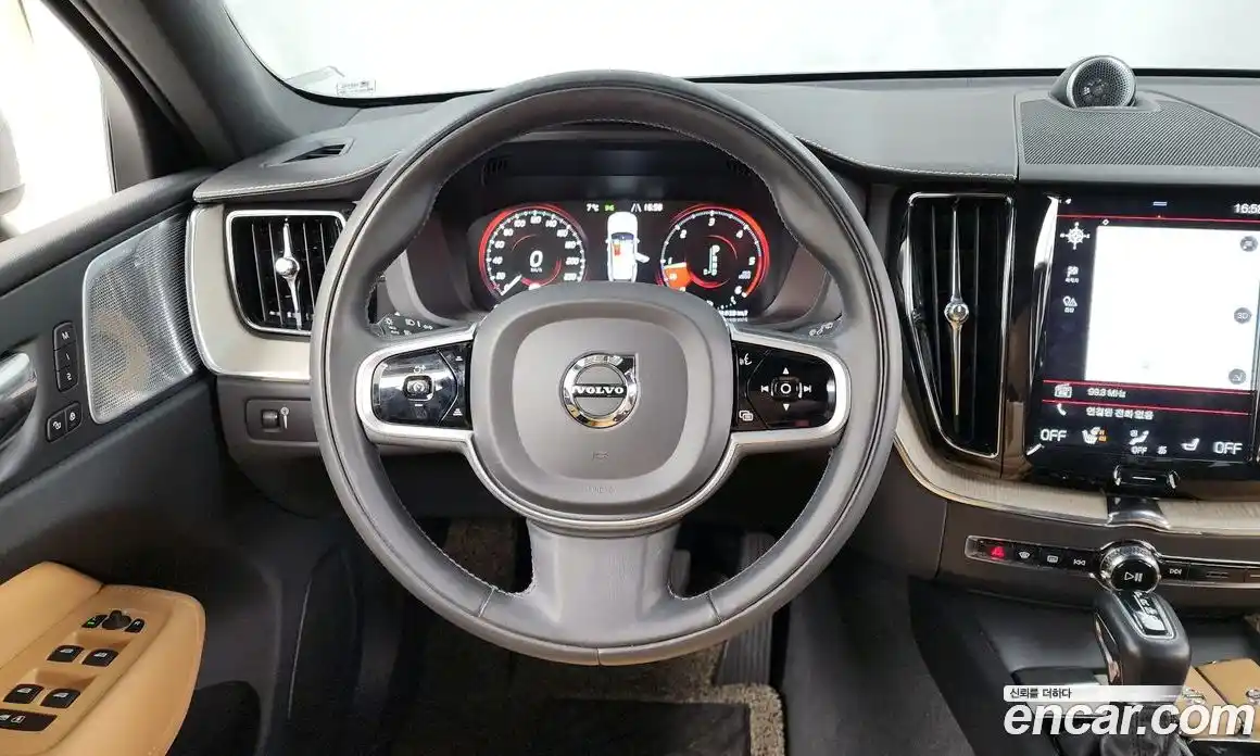 Volvo XC60 2019 2.0 Автомат в Москве № 197098, фото 13