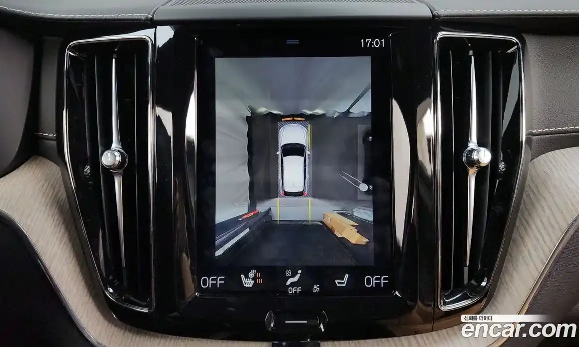 Volvo XC60 2019 2.0 Автомат в Москве № 197098, фото 15