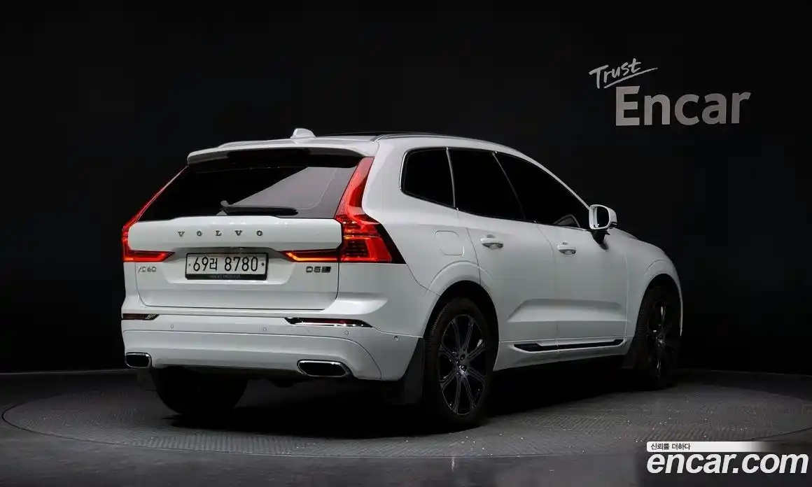 Volvo XC60 2019 2.0 Автомат в Москве № 197098, фото 2