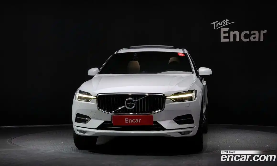 Volvo XC60 2019 2.0 Автомат в Москве № 197098, фото 3