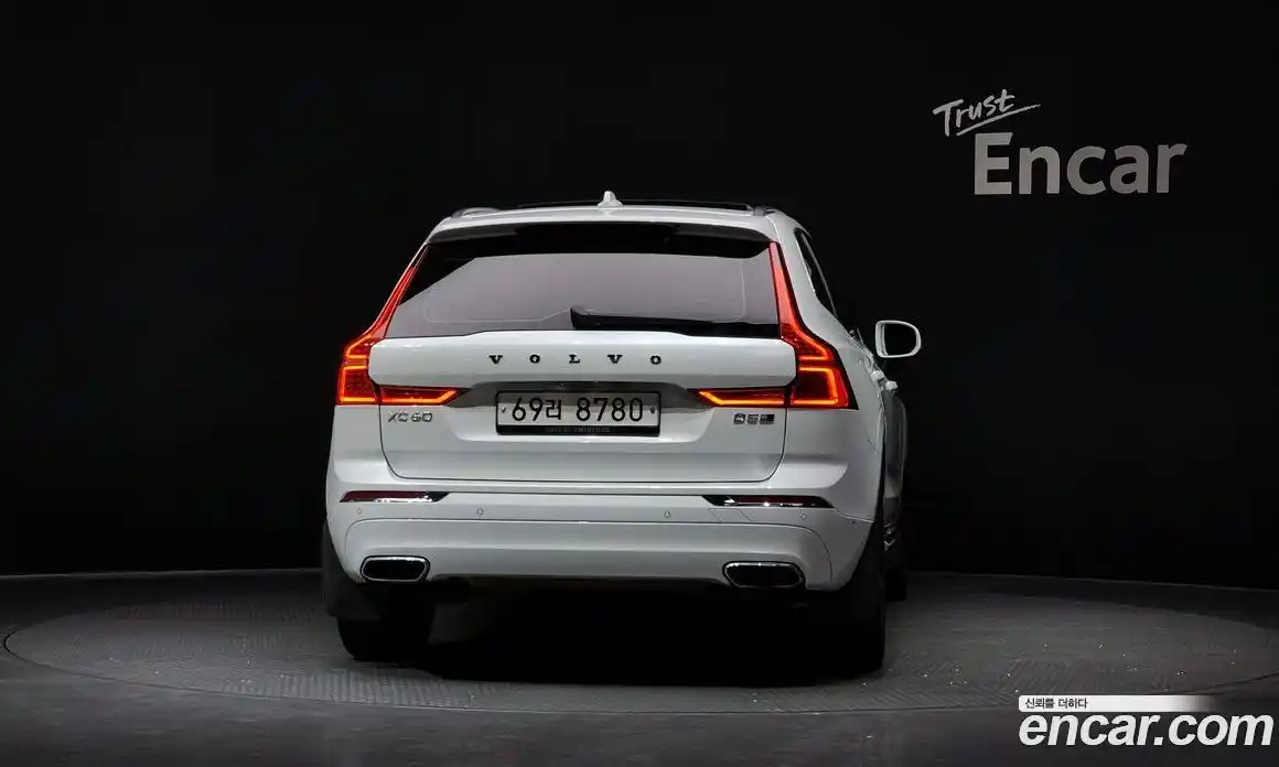 Volvo XC60 2019 2.0 Автомат в Москве № 197098, фото 4