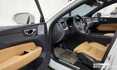 Volvo XC60 2019 2.0 Автомат в Москве № 197098, миниатюра 10