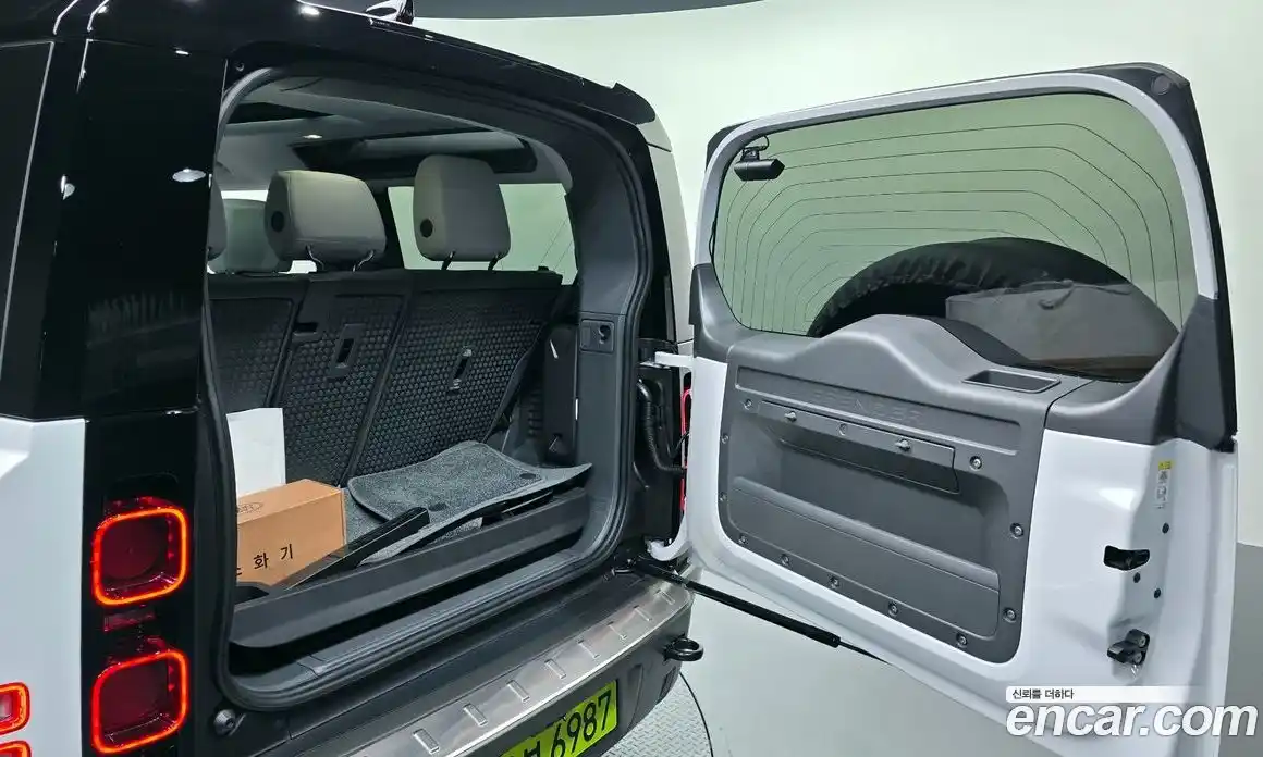 Land Rover Defender 2025 3.0 Автомат в Москве № 198047, фото 5