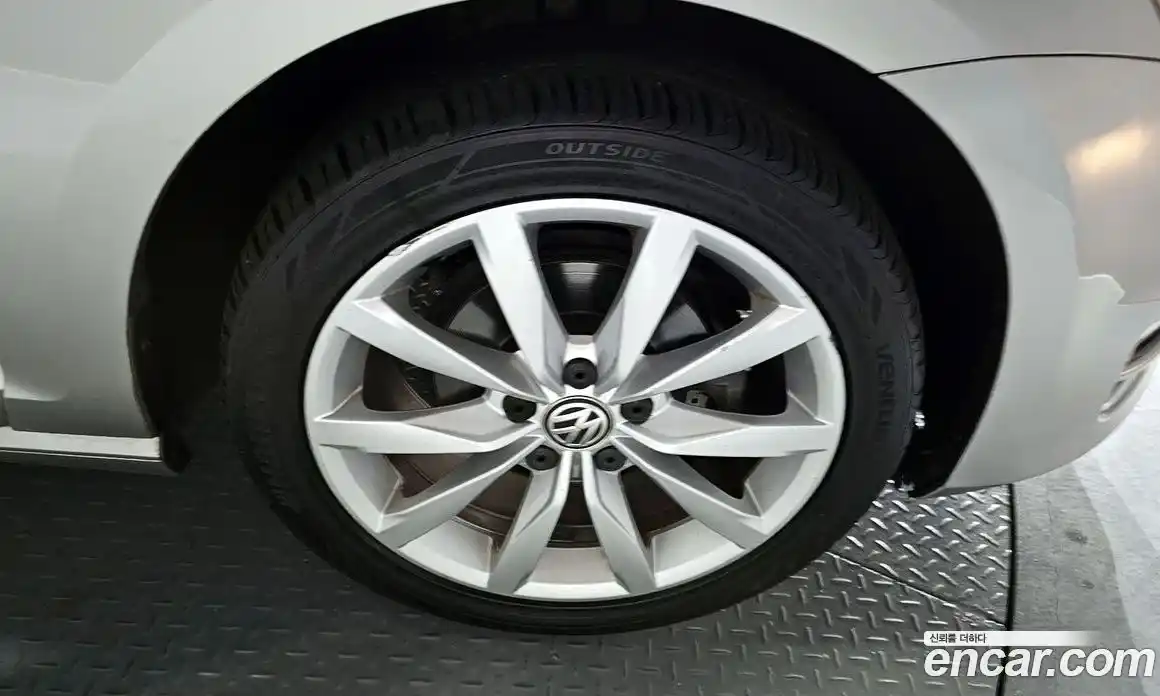 Volkswagen Golf 2015 1.6 Автомат в Москве № 199242, фото 5