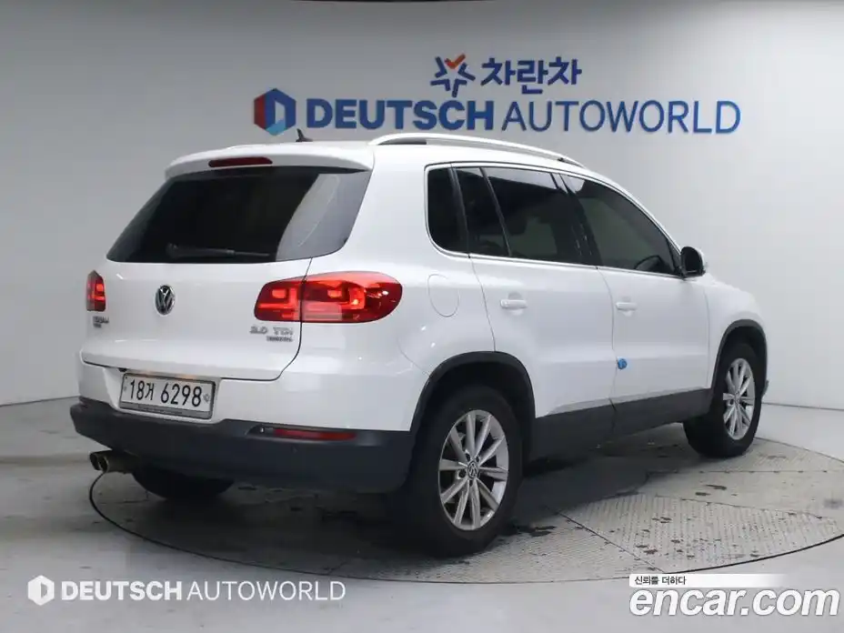 Volkswagen Tiguan 2012 2.0 Автомат в Москве № 199331, фото 2