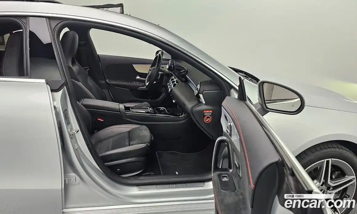 Mercedes-Benz CLA-Class 2024 2.0 Автомат в Москве № 206210, фото 14