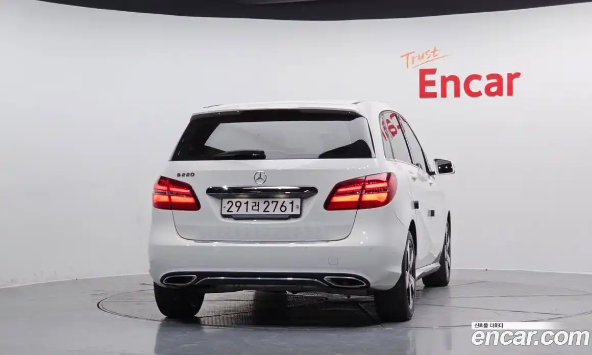 Mercedes-Benz B-Class 2018 2.0 Автомат в Москве № 206748, фото 4