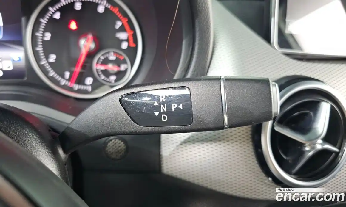 Mercedes-Benz B-Class 2018 2.0 Автомат в Москве № 206748, фото 9