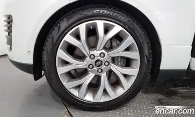 Land Rover Range-Rover 2018 5.0 Автомат в Москве № 213409, миниатюра 5