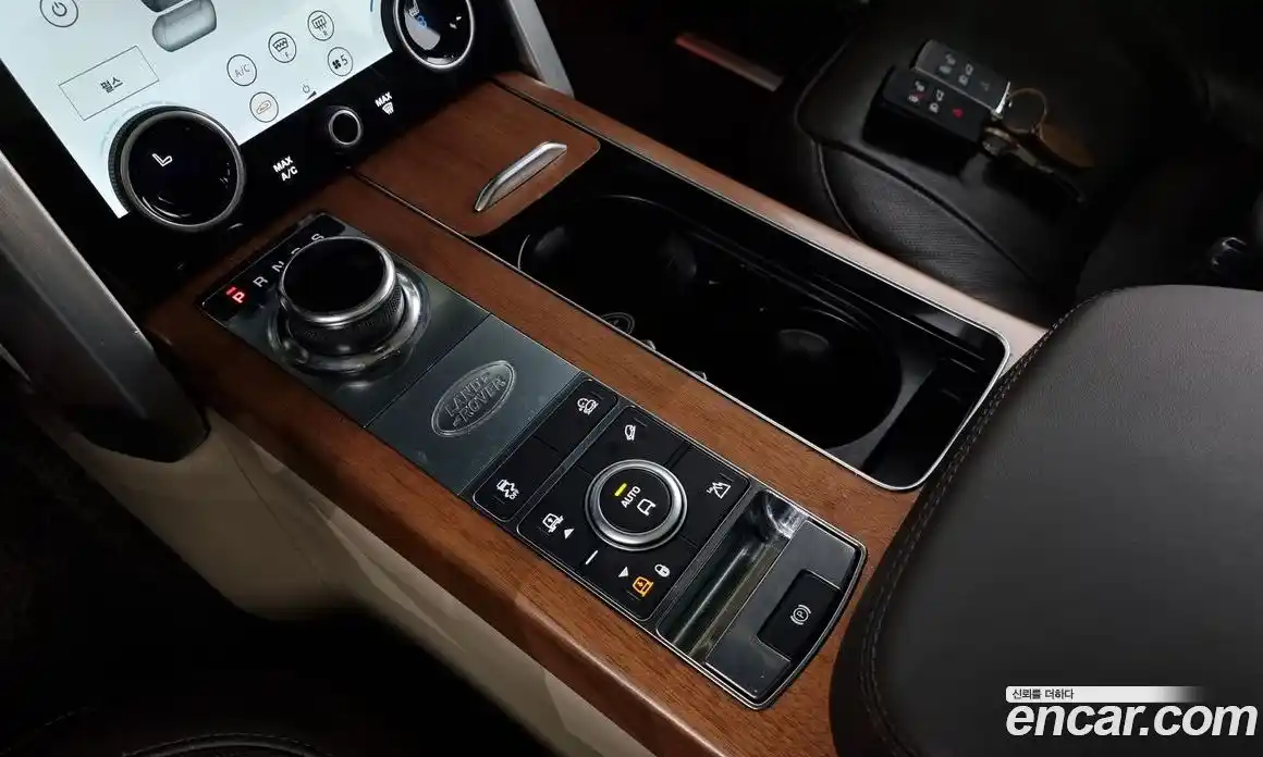 Land Rover Range-Rover 2018 5.0 Автомат в Москве № 213409, фото 9