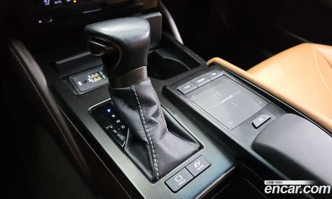 Lexus ES 2020 2.5 Автомат в Москве № 214648, фото 1