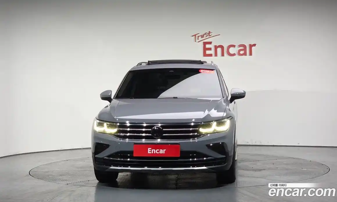 Volkswagen Tiguan 2022 2.0 Автомат в Москве № 214950, фото 3