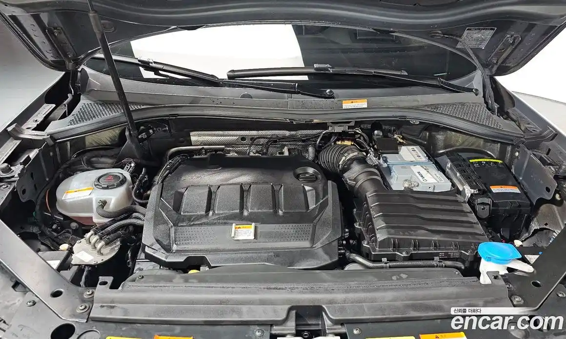 Volkswagen Tiguan 2022 2.0 Автомат в Москве № 214950, фото 4