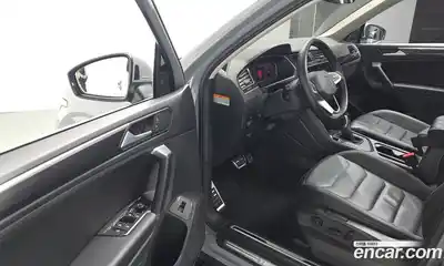 Volkswagen Tiguan 2022 2.0 Автомат в Москве № 214950, миниатюра 9