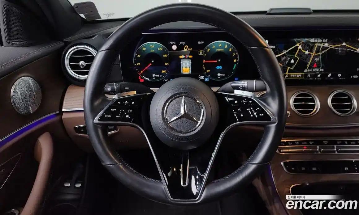 Mercedes-Benz E-Class 2021 2.0 Автомат в Москве № 229524, фото 1