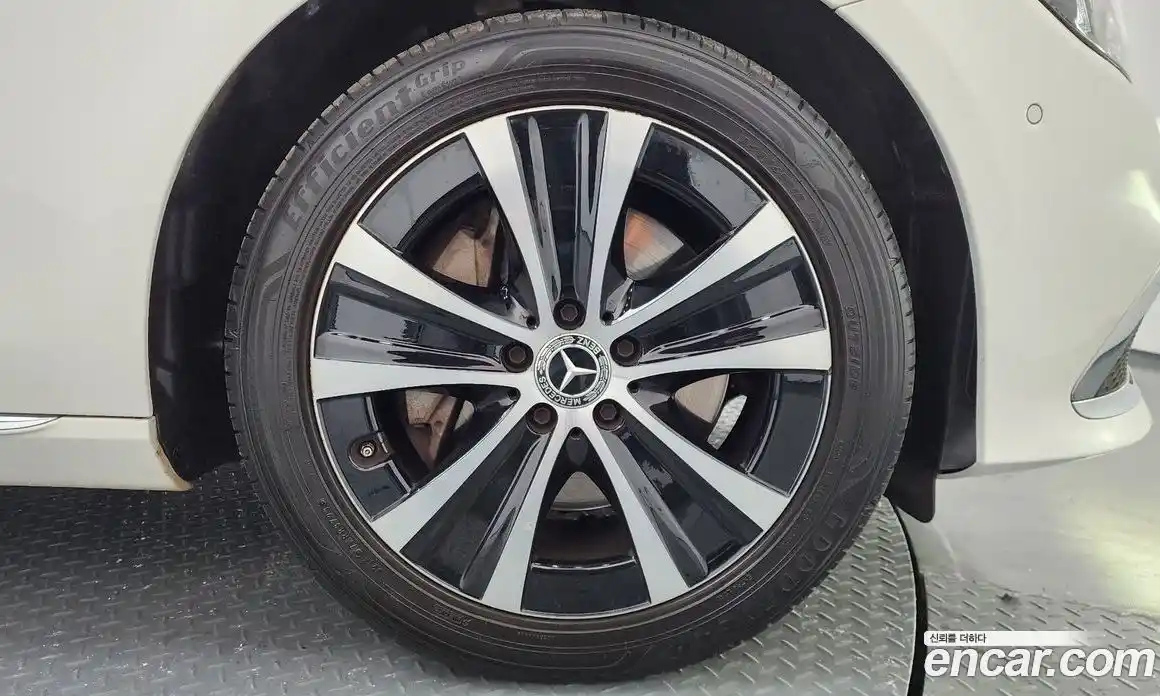 Mercedes-Benz E-Class 2021 2.0 Автомат в Москве № 229524, фото 12