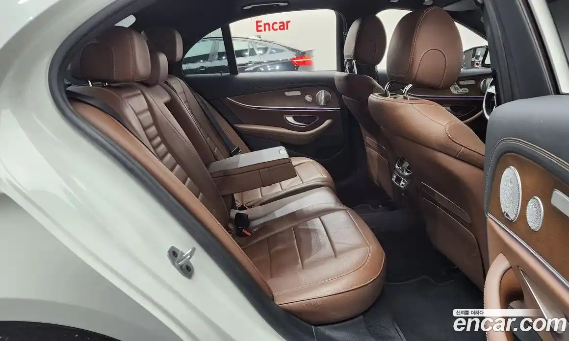 Mercedes-Benz E-Class 2021 2.0 Автомат в Москве № 229524, фото 18