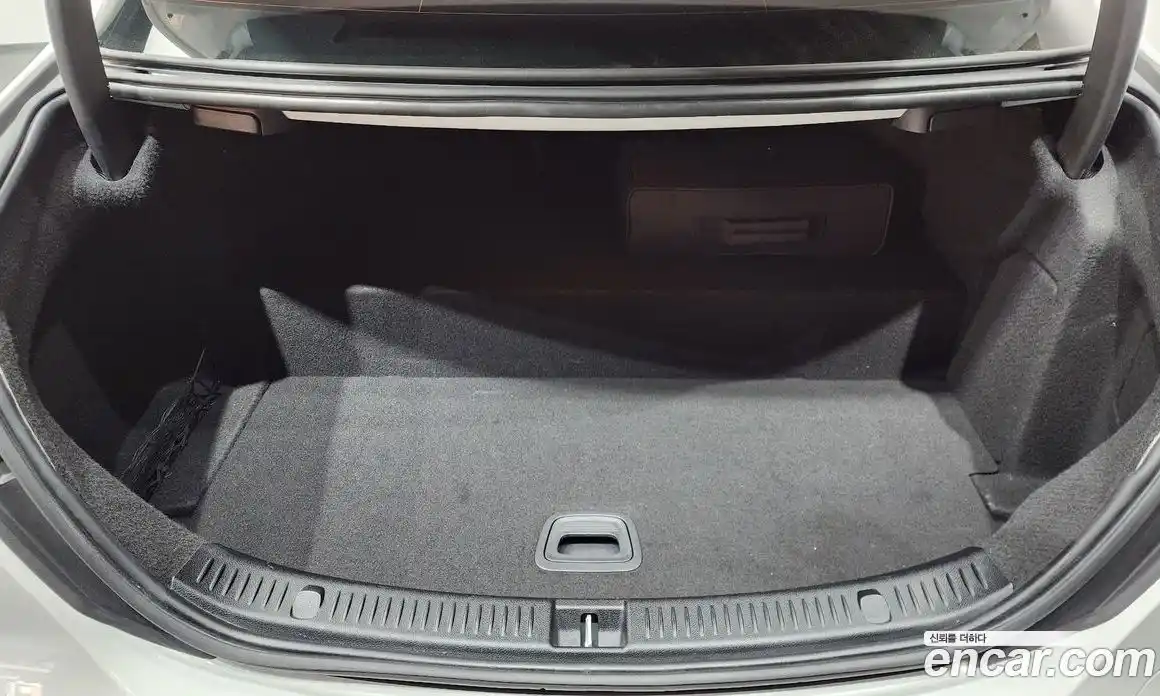 Mercedes-Benz E-Class 2021 2.0 Автомат в Москве № 229524, фото 6