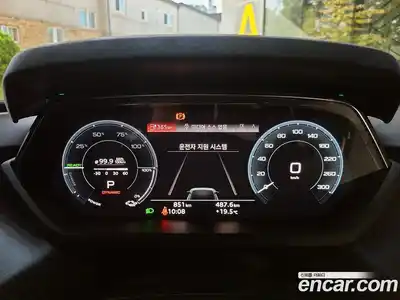 Audi RS e-tron GT 2023 0.1 Автомат в Москве № 230240, миниатюра 9