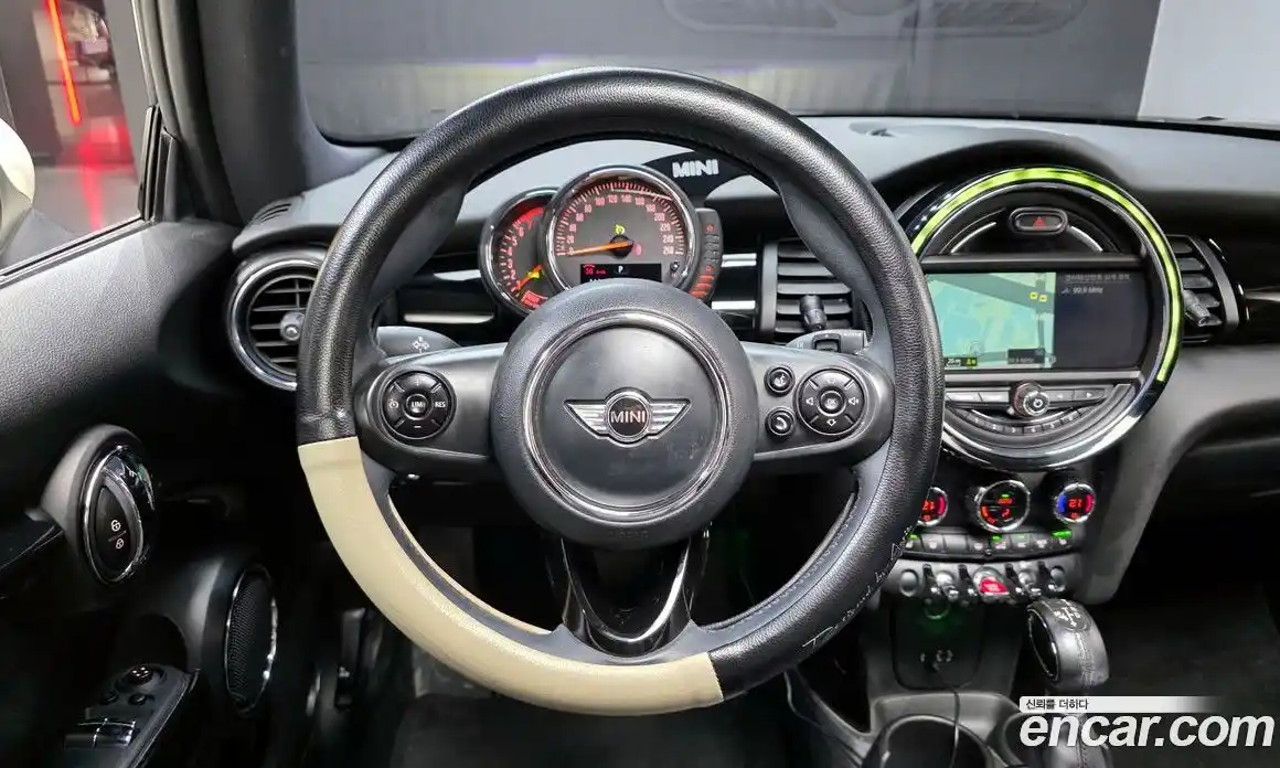 Mini Cooper 2014 1.5 Автомат в Москве № 231486, фото 11