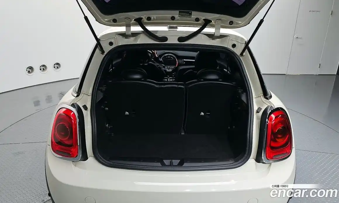 Mini Cooper 2014 1.5 Автомат в Москве № 231486, фото 12