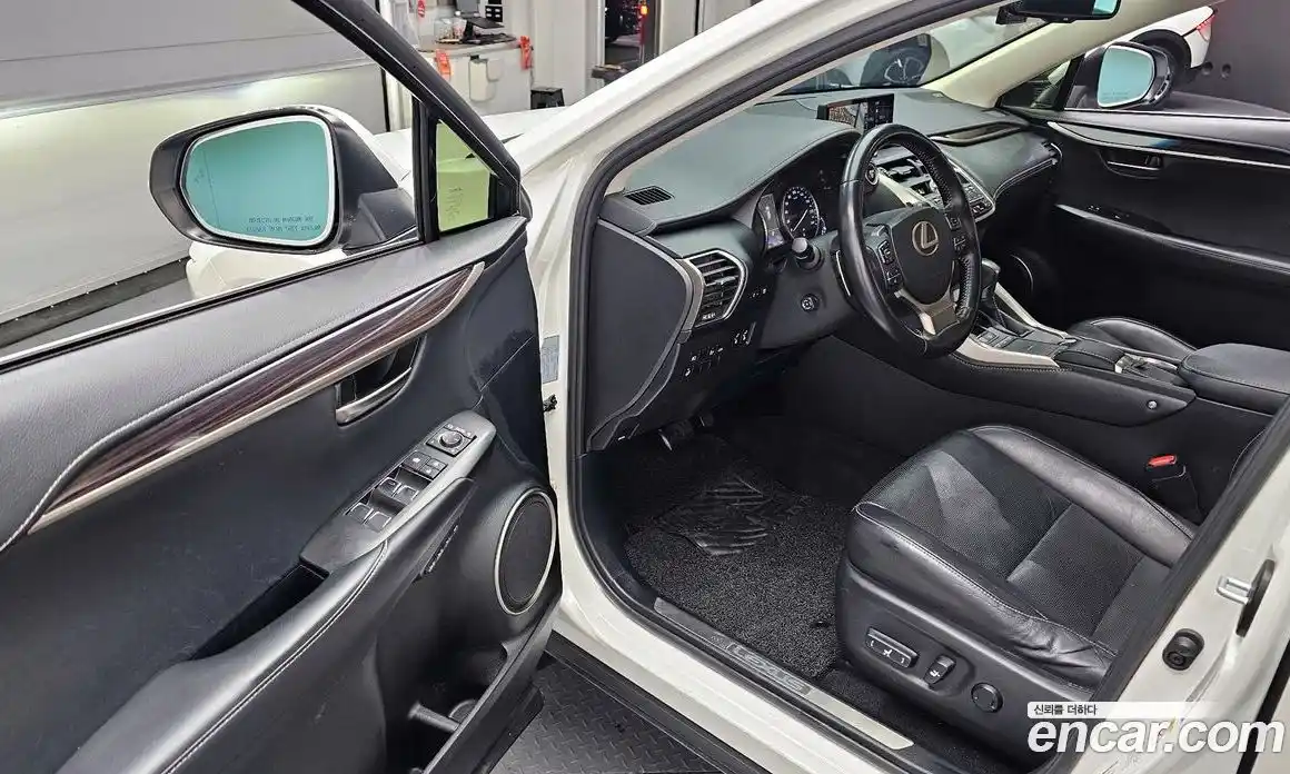 Lexus NX 2019 2.5 Автомат в Москве № 232028, фото 1