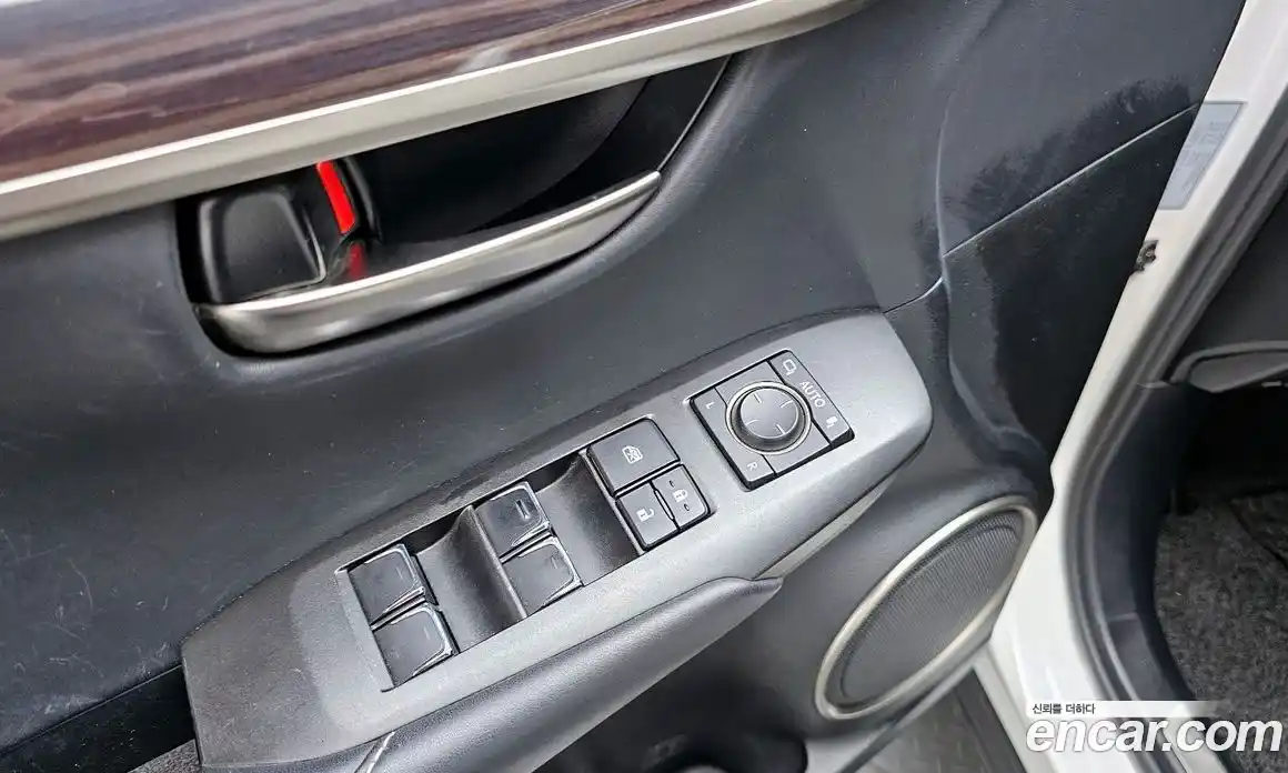 Lexus NX 2019 2.5 Автомат в Москве № 232028, фото 4