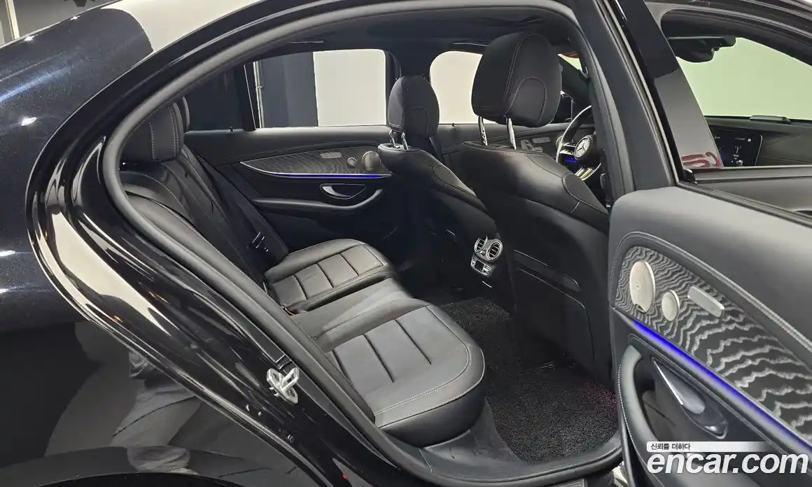 Mercedes-Benz E-Class 2023 2.0 Автомат в Москве № 239392, фото 12