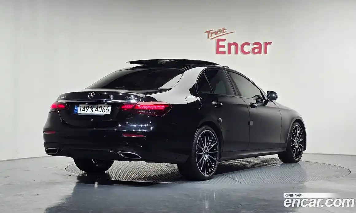 Mercedes-Benz E-Class 2023 2.0 Автомат в Москве № 239392, фото 2