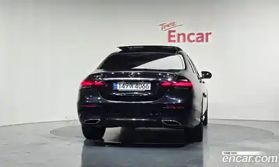 Mercedes-Benz E-Class 2023 2.0 Автомат в Москве № 239392, миниатюра 4