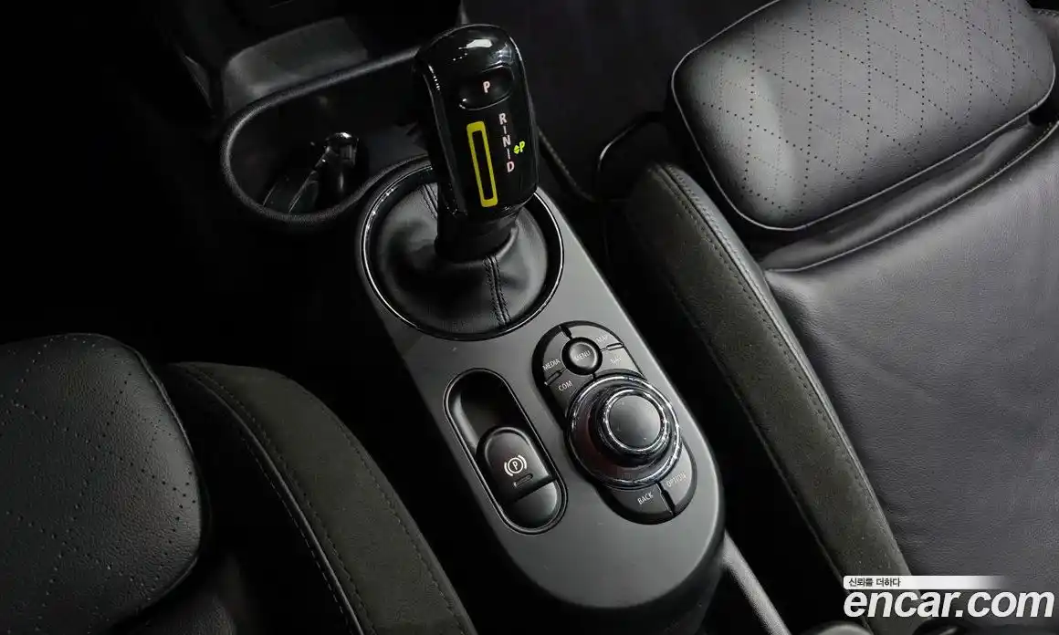 Mini Cooper 2022 Автомат в Москве № 253290, фото 6