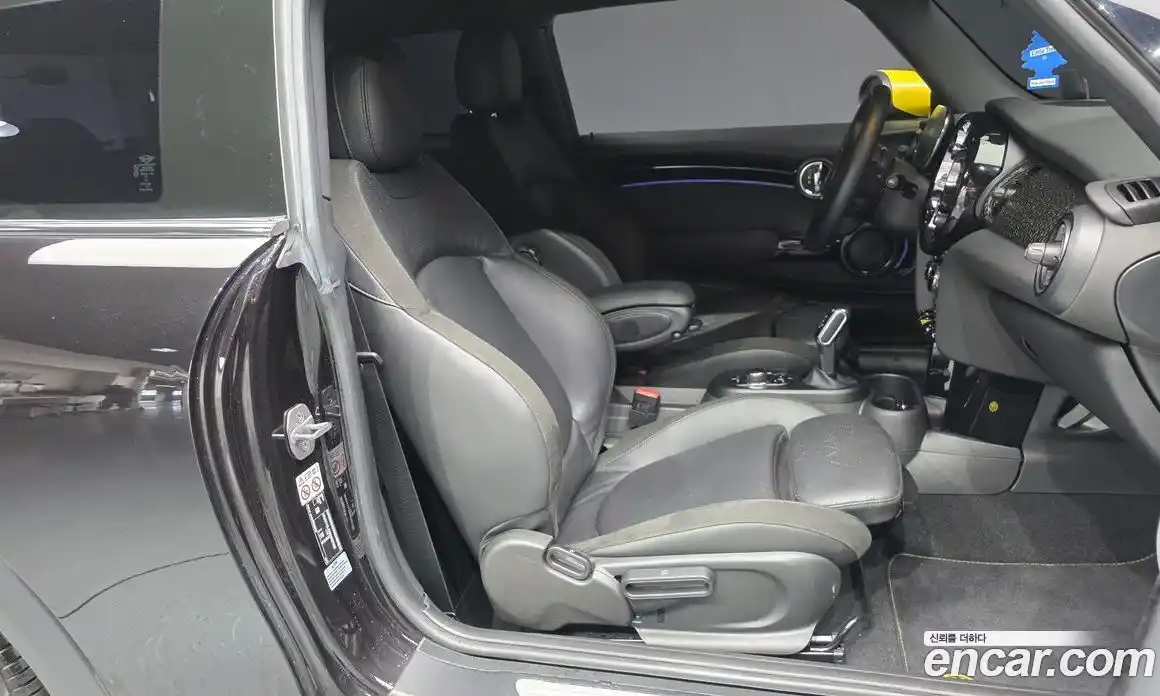 Mini Cooper 2022 Автомат в Москве № 253290, фото 9