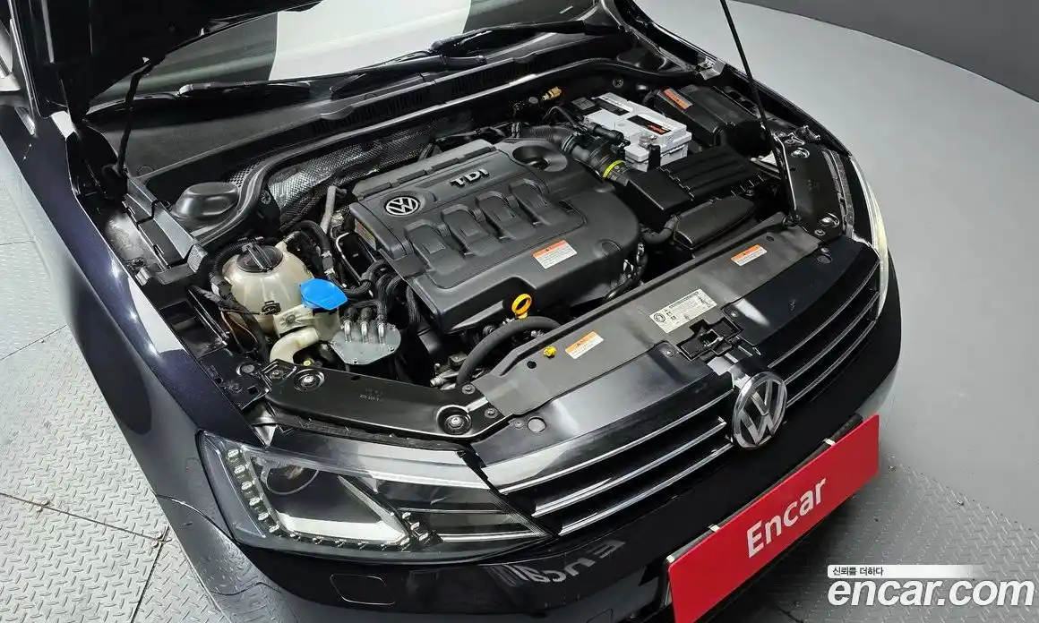 Volkswagen Jetta 2015 2.0 Автомат в Москве № 358903, фото 6