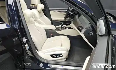 BMW 5-Series 2021 4.4 Автомат в Москве № 363872, миниатюра 11