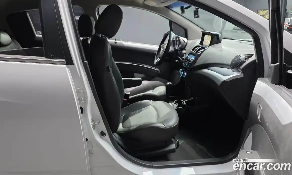 Chevrolet Spark 2014 1.0 Автомат в Москве № 37994, фото 20