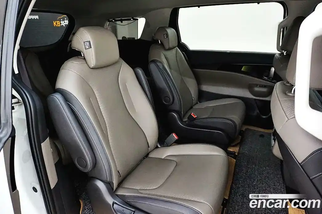 Kia Canival 2024 2.2 Автомат в Москве № 385496, фото 18