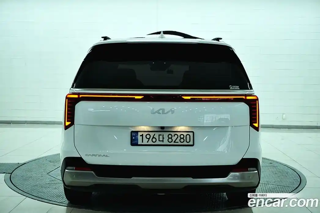 Kia Canival 2024 2.2 Автомат в Москве № 385496, фото 6